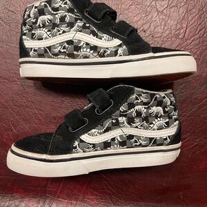 VANS GLOW IN THE DARK TODDLER SNEAKERS!  SK8-Mid Reissu